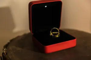 Czy warto kupić obrączki personalizowane